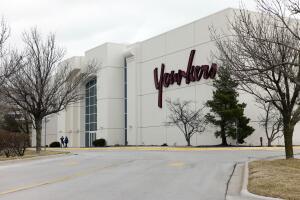 Bon Ton Store Closings Omaha