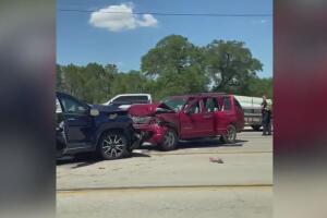 adolescente ebrio choque muerto 5 heridos New Braunfels Autopista 46 Texas