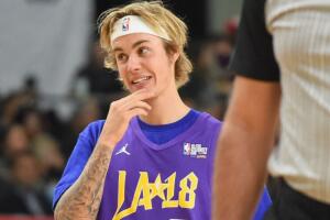 justin-bieber-basketball.jpg
