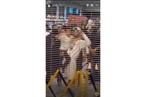 Anuel AA con su hijo Pablo.