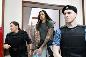 TOPSHOT-RUSSIA-US-DIPLOMACY-BASKET-COURT
