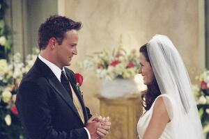friends_chandler_monica_wedding_.jpg