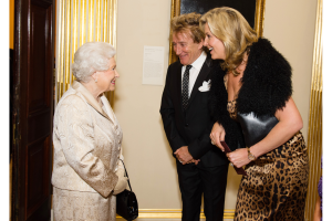 reina-isabel-rod-stewart.png