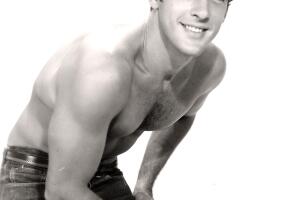 Andrés García se lastima nuevamente la espalda