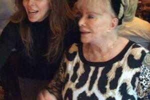 Verónica Castro y su madre