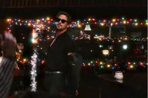 Ryan Gosling presume sus dotes como cantante y sus fans no pueden amarlo más. 