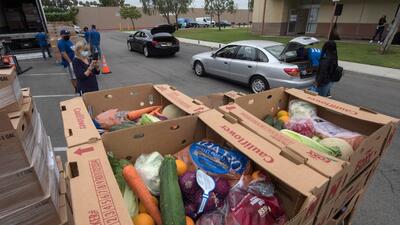 The Foodbank, Inc. on X: @LevittDayton had a @kyleendownes pop-up concert  in our Drive Thru yesterday. Plus, @MetroParksTweet distributed  Garden-to-Go Kits and plant starts to attendees. Last, members of our  Foodbank team