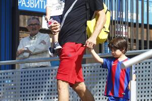 Piqué con bebés