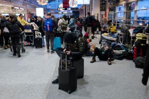 CANADA-WEATHER-SNOW-HOLIDAY-TRAVEL