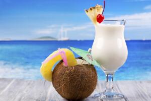 sugerentes_cocteles_leche_coco2.jpg