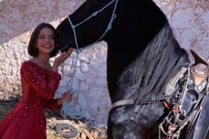 Angela Aguilar - cabalo.jpg