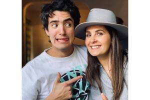 Mayrín Villanueva y su hijo.jpg