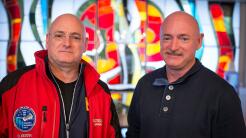 El misterioso cambio que experimentó este astronauta en el espacio hizo que ya no sea idéntico a su hermano gemelo