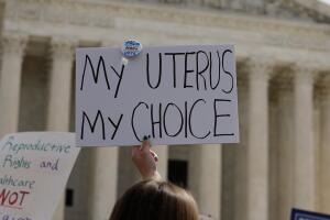 Piden incluir en boleta electoral el derecho de acceso al aborto en Arizona