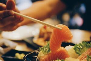 salmao-cru-sashimi-0119-1400x800.jpg