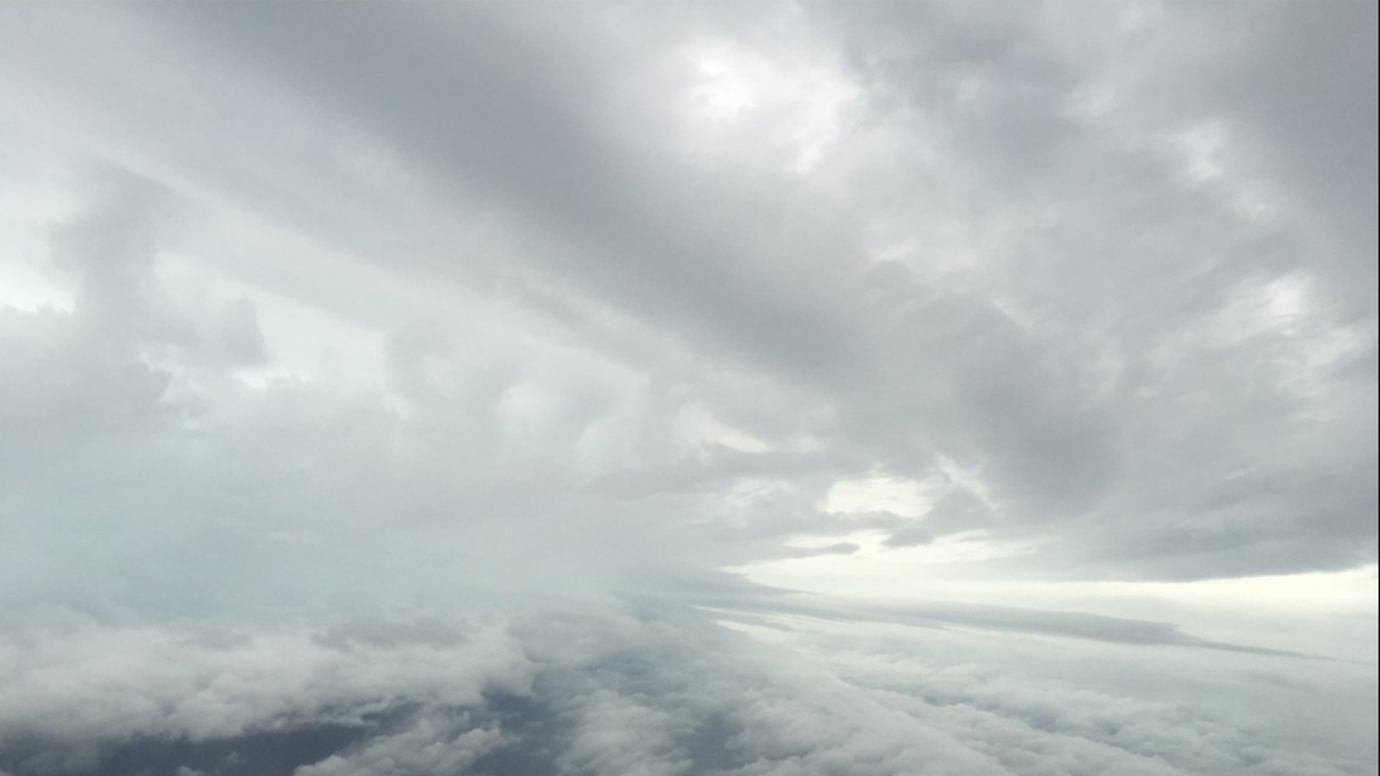 En solo 7 minutos, Aeropuerto de San Antonio reporta 11 grados menos en las temperaturas - Univision