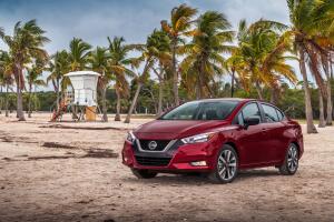 Nissan Versa SR 2020