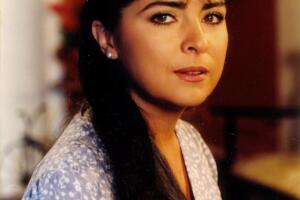 Victoria Ruffo como Cristina Álvarez Rivas en 'Abrázame muy fuerte'.jpg