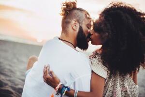 amor-casal-paixao-beijo-1217-1400x880.jpg
