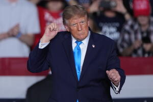 Alcaldesa Karen Bass califica de peligrosas las palabras de Trump: "Irán puede 'acabar' con Los Ángeles"