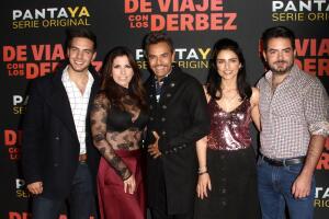 familia derbez.jpeg
