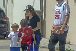 PREMIUM EXC Shakira, Piqué, Kids