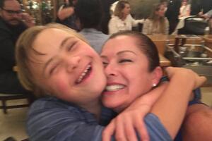 Lety Calderón y su hijo Luciano