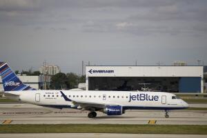 Earns JetBlue Airways