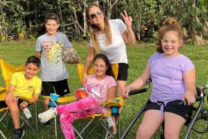 Daniela rechazó reducir el número de fetos pese al riesgo, confiando en su fe y dejando su embarazo en manos de Dios.