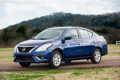 <h3 class="cms-H3-H3"><b>Nissan Versa</b></h3>
<br>
<br>
<b>Precio promedio: </b>9,219 dólares
<br>
<b>Porcentaje promedio por debajo del valor de mercado: </b>11.8%
<br>
<b>Ahorro promedio: </b>1,246 dólares