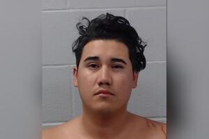 Hays County Sheriff arresto Texas Kyle intoxicación pública oficial detenido