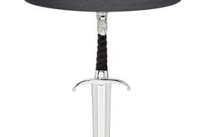 htrs_got_long_claw_desk_lamp.jpg