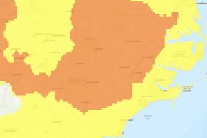 Emiten código naranja para Carolina del Norte por incendios forestales en Canadá