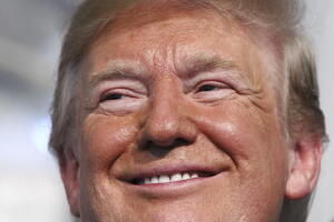 Trump de nuevo arremetió contra la investigación del fiscal especial Robert Mueller.