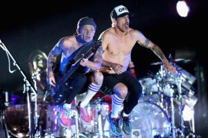 red-hot-chili-peppers-2.jpg