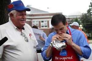 Marco Rubio durante picnic familiar en Iowa
