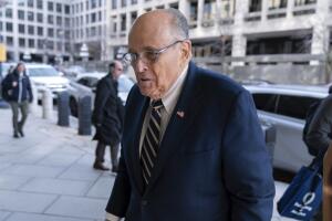 Giuliani llega al tribunal federal de Washington el miércoles 13 de diciembre de 2023. 