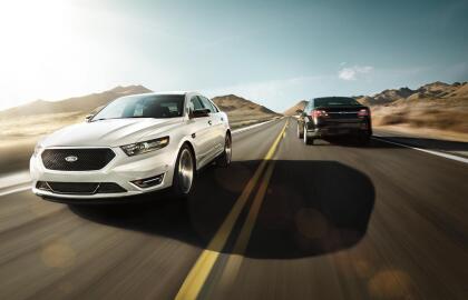 <h3 class="cms-H3-H3"><b>Ford Taurus</b></h3>
<br>
<br>
<b>Precio promedio: </b>16,176 dólares
<br>
<b>Porcentaje promedio por debajo del valor de mercado: </b>10.7%
<br>
<b>Ahorro promedio: </b>1,987 dólares