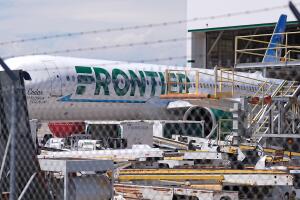 Avión Frontier Airlines en Aeropuerto de Denver