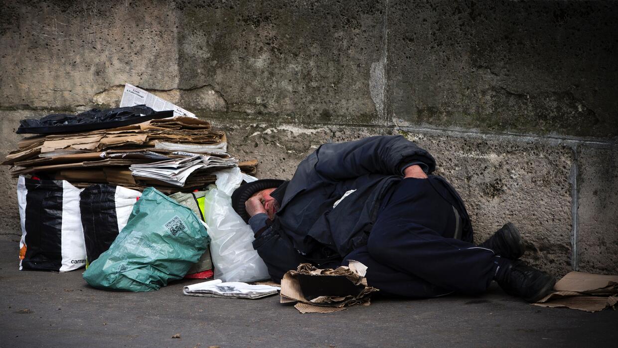 Buscan conseguir viviendas a cientos de 'homeless' en San Antonio - Univision