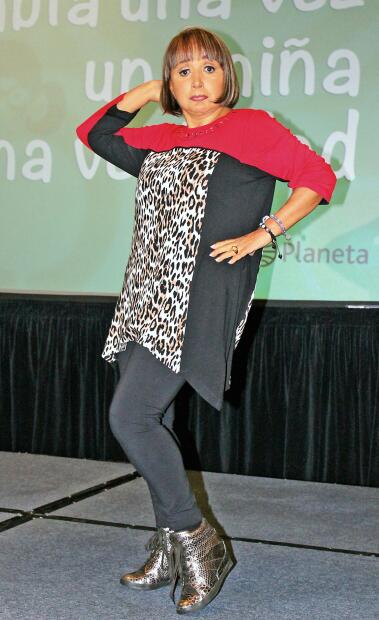 "Es la primera vez que nos damos un beso, pero ya estoy viuda y él es soltero, nadie nos puede reclamar", aseveró María Antonieta de las Nieves.