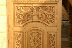 puerta-tallada-1.jpg