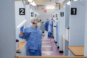 Virus Outbreak Healing Health Workers