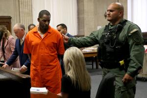 R Kelly Appears In Court in Chicago For Status Hearing