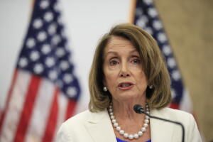 Nancy Pelosi sigue batallando para mantener su cuota de poder dentro de la Cámara de Representantes ahora que los demócratas recuperaron la mayoría.