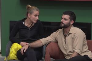 Adrián y Nuja reciben fuerte sanción por el Anfitrión de ¿Apostarías por mí?