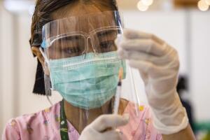 Más sitios de vacunación contra covid-19 en Phoenix.