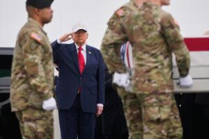 Trump rinde homenaje a seis soldados fallecidos durante Operación Fuerza Épica contra Irán
