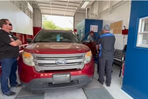 emisiones vehiculares San Antonio registro autos contaminación aire Bexar Texas inspección vehículos