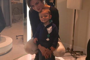 Silvia Navarro hijo León Casanova 